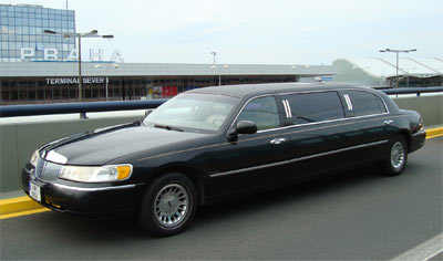 Lincoln limousine TC 72.